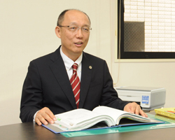 鈴木弁護士